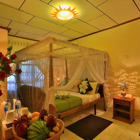 Emel Boutique Hotell Negombo Eksteriør bilde