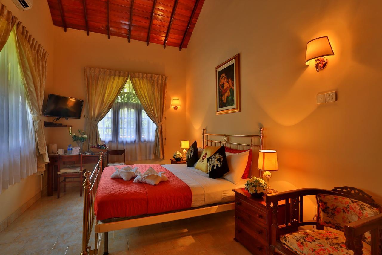 Emel Boutique Hotell Negombo Eksteriør bilde