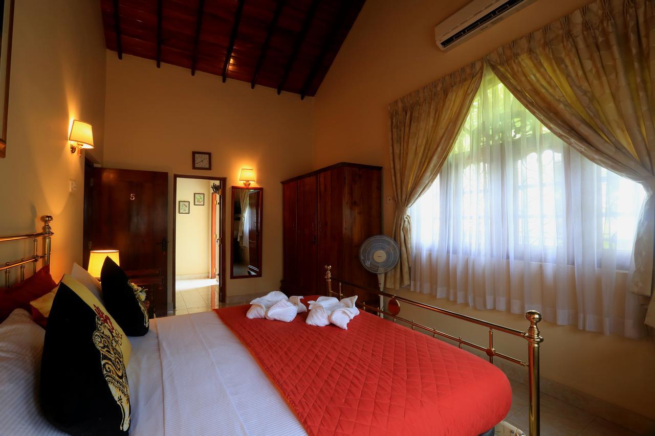 Emel Boutique Hotell Negombo Eksteriør bilde