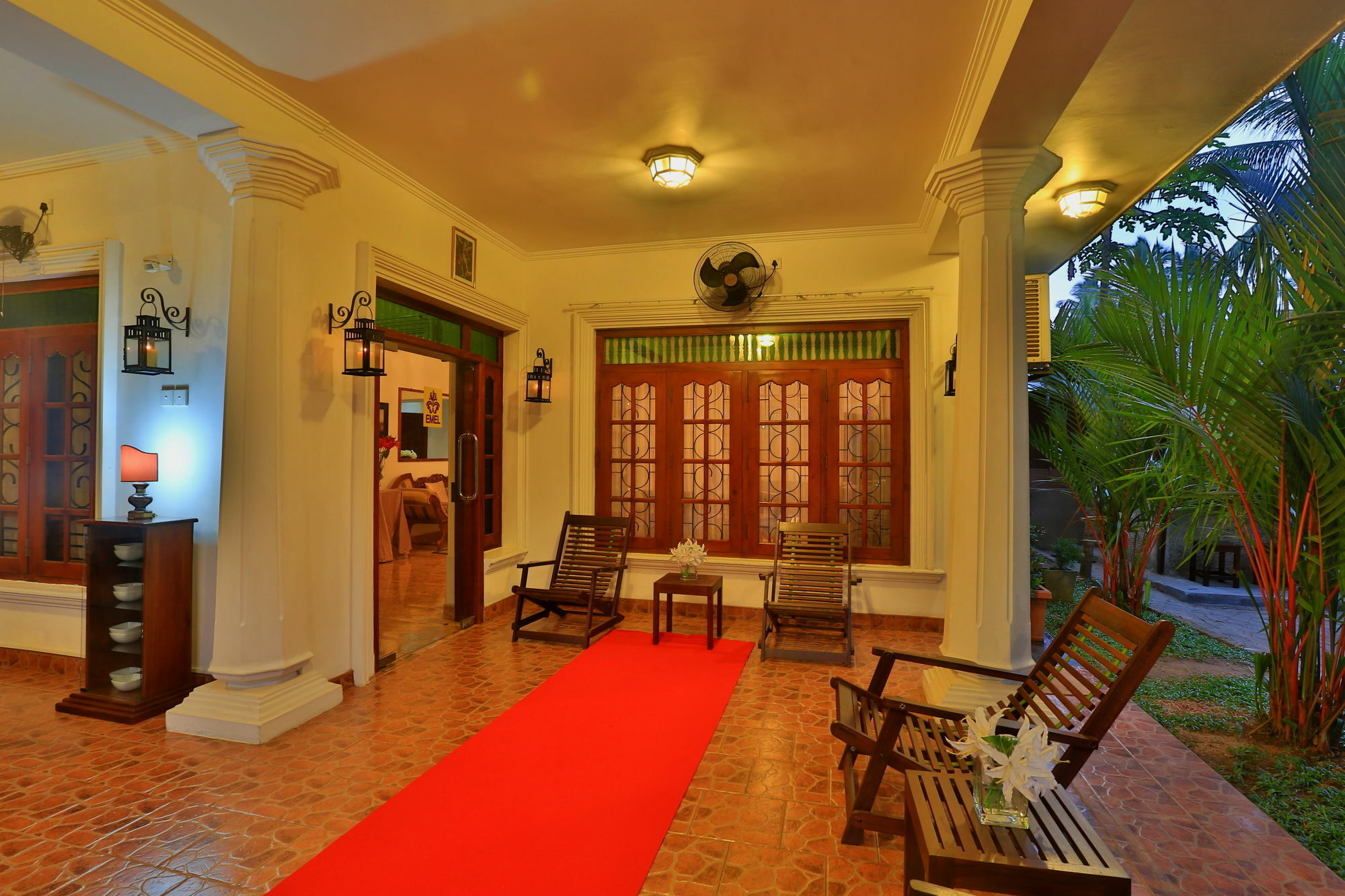 Emel Boutique Hotell Negombo Eksteriør bilde